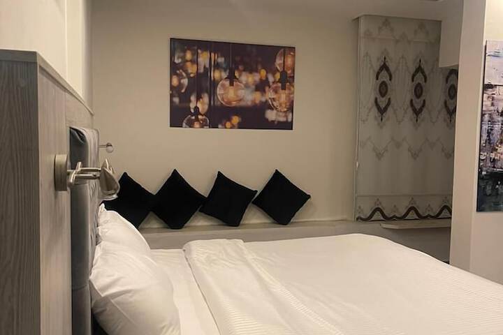 Room 7 of 38
