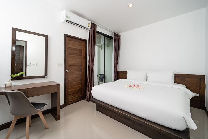 Room 6 of 29