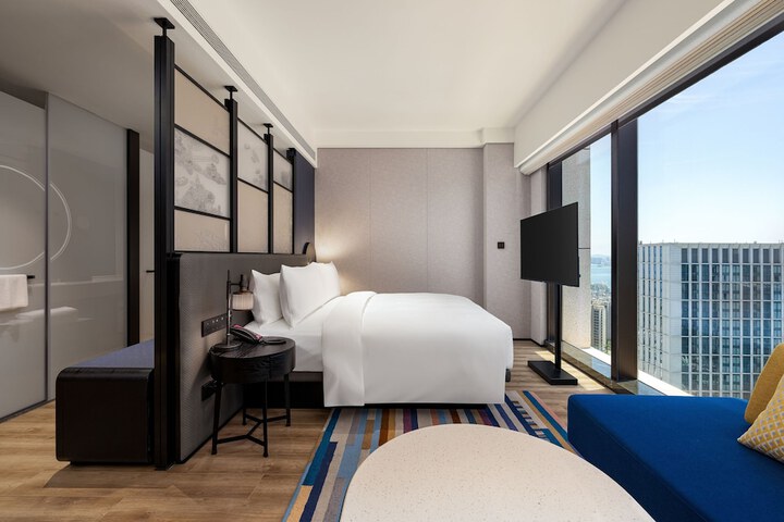 Room 15 of 43