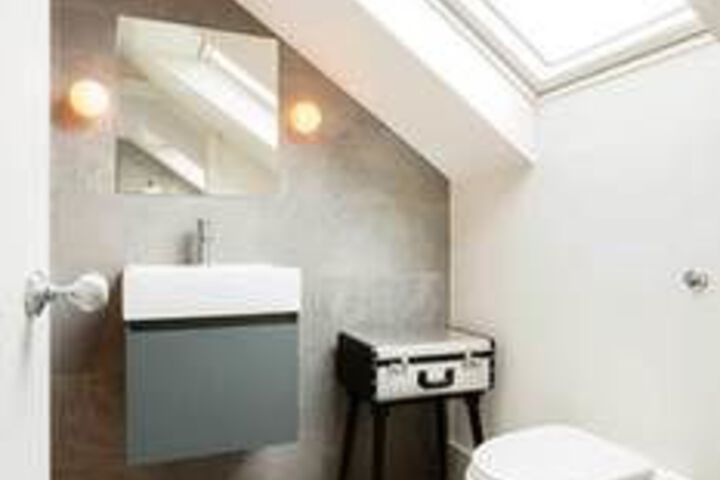 Room 3 of 32