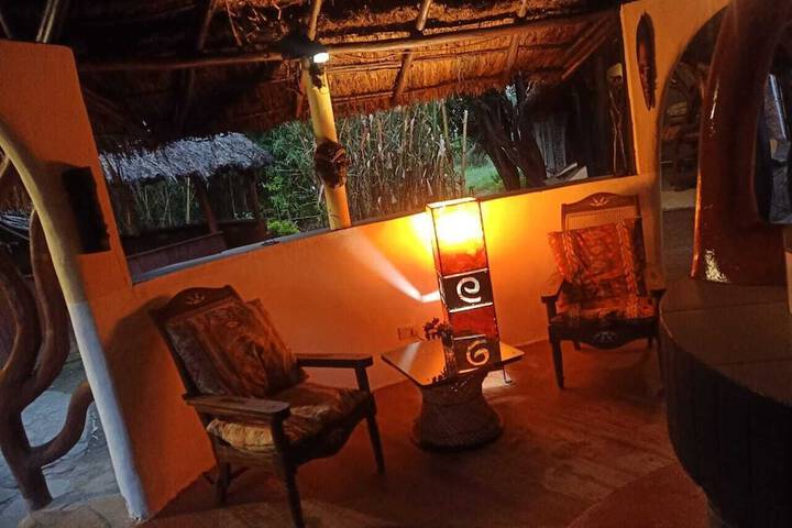 Lounge 9 of 12