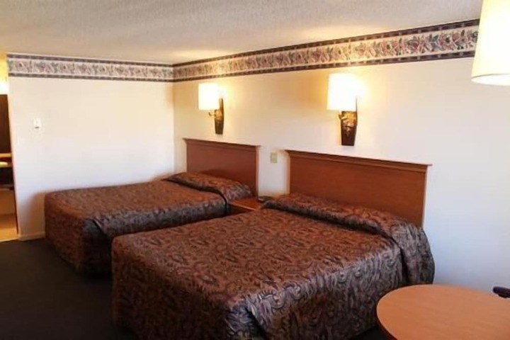 Room 6 of 32