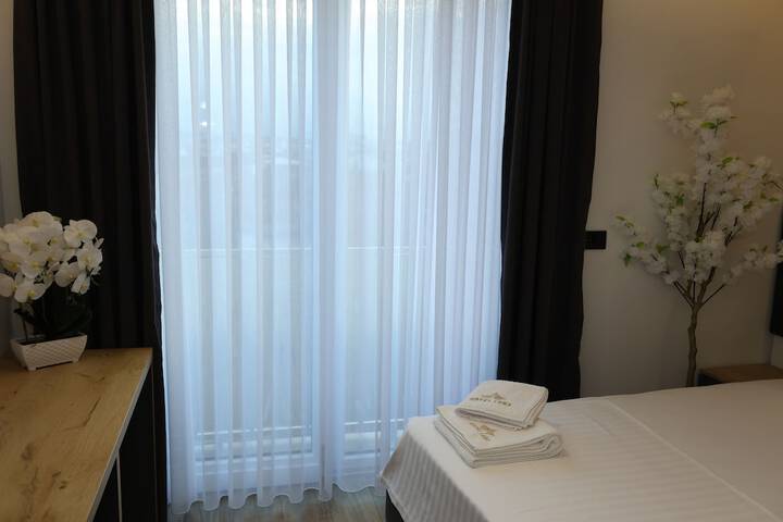 Room 15 of 42
