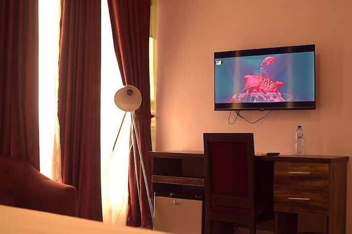 Room 6 of 56