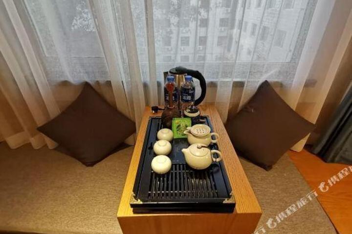 Dongjiao Minxiang Hotel