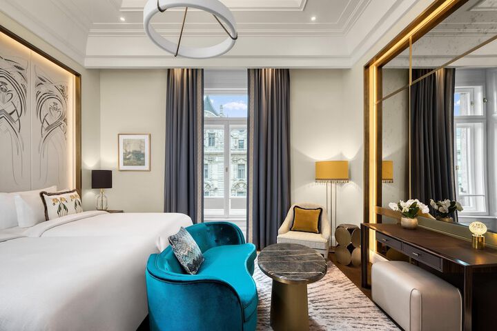 Room 28 of 169