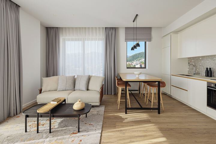 Room 3 of 92