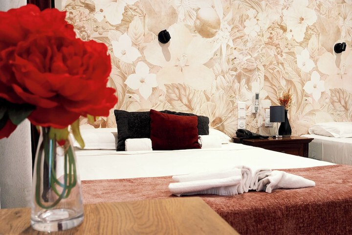 Room 15 of 28