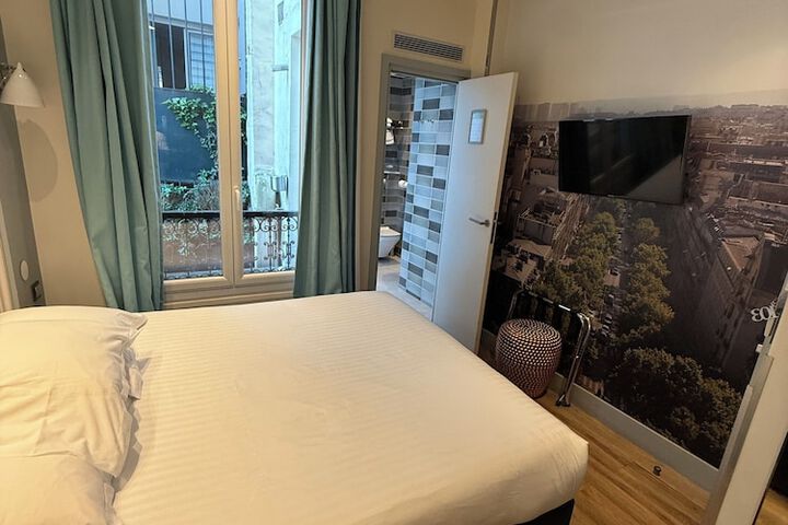 Room 71 of 105