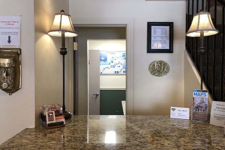 Guest Lobby