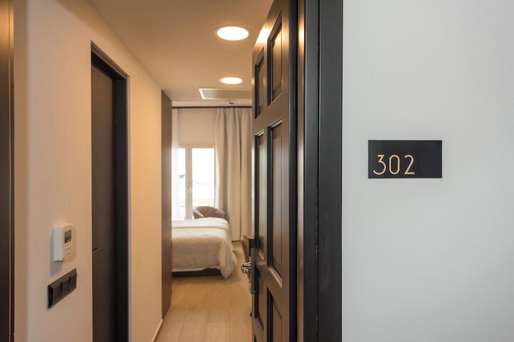 Room 8 of 54