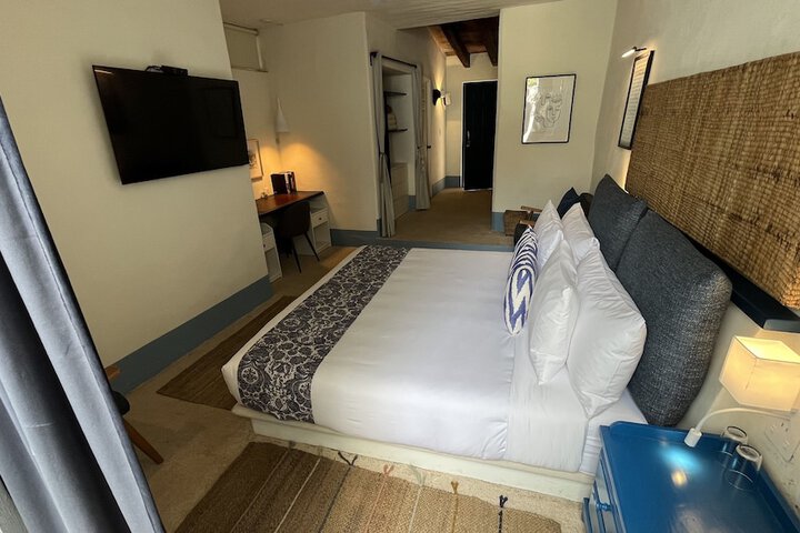 Room 73 of 144