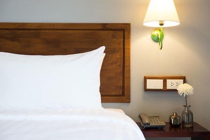 Room 10 of 77