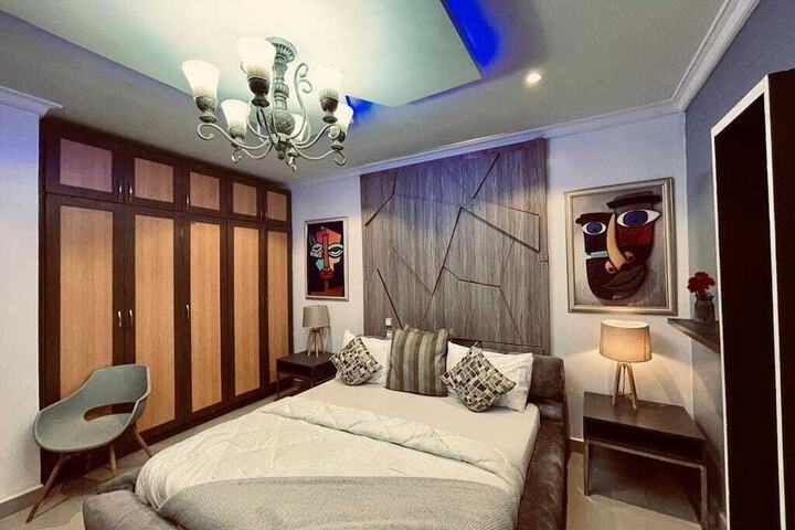 Room 7 of 34