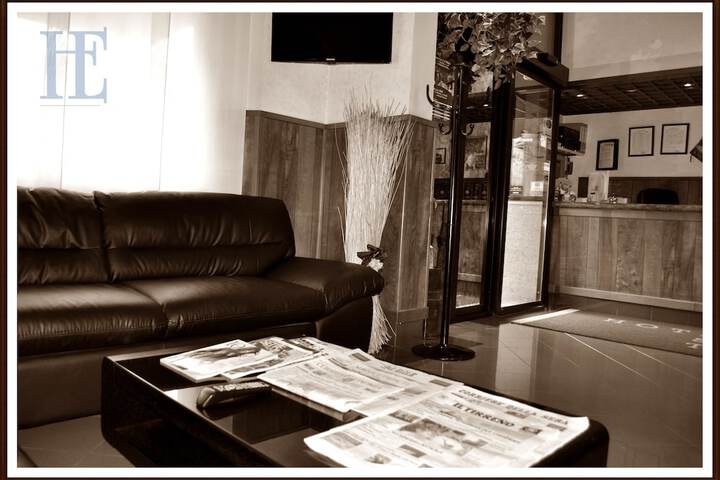 Business Center 27 of 30