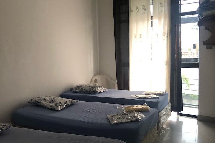 Room 4 of 17