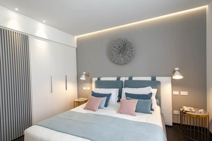 Room 18 of 147