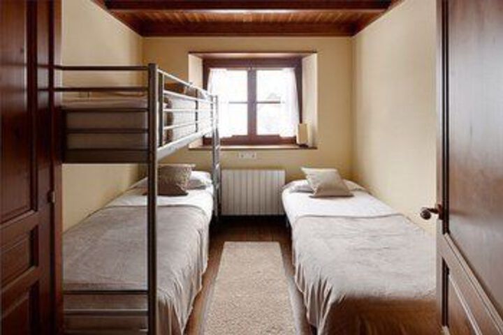 Room 6 of 14