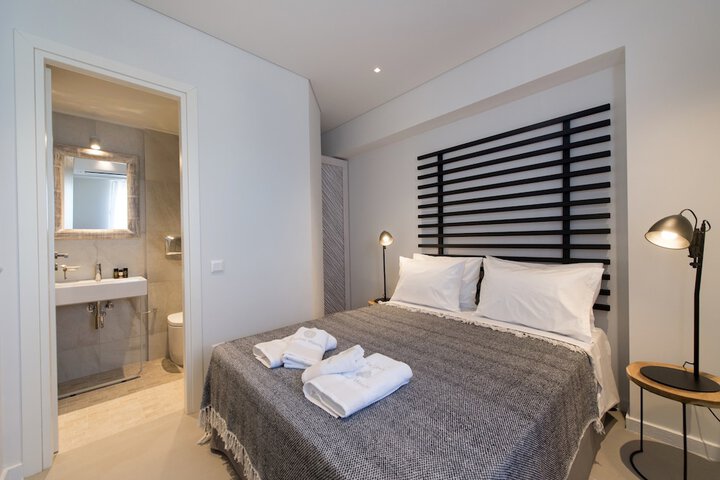 Room 32 of 191