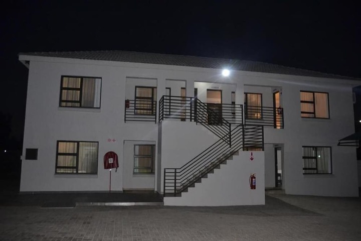 Hotel 8 of 9