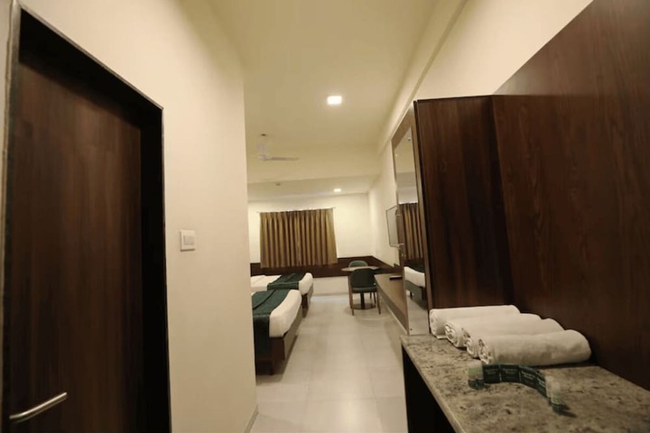 Room 27 of 41