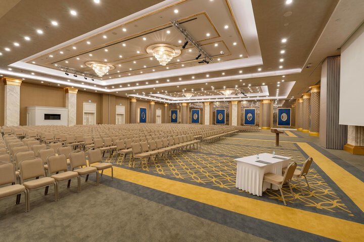 Business Center 145 of 171