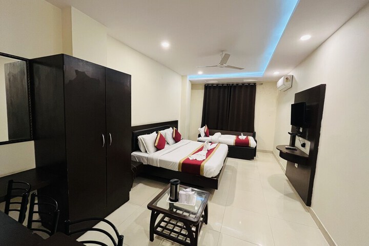Room 29 of 61