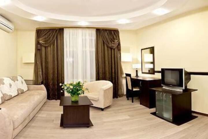 Room 27 of 46