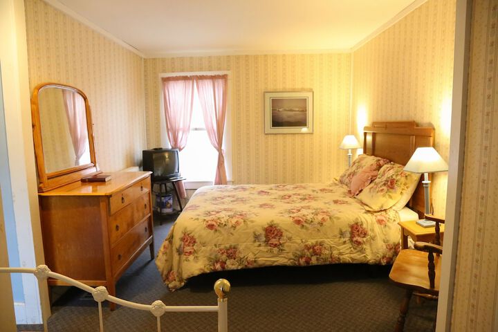 Room 80 of 165