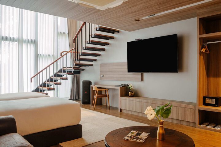 Room 42 of 216