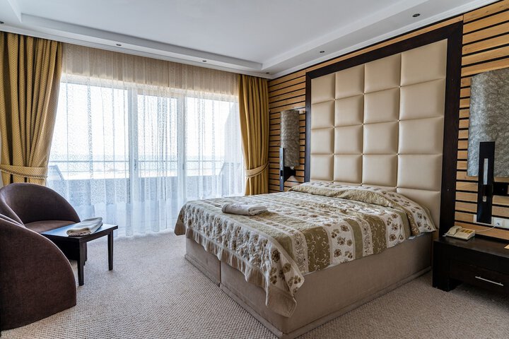 Room 15 of 124