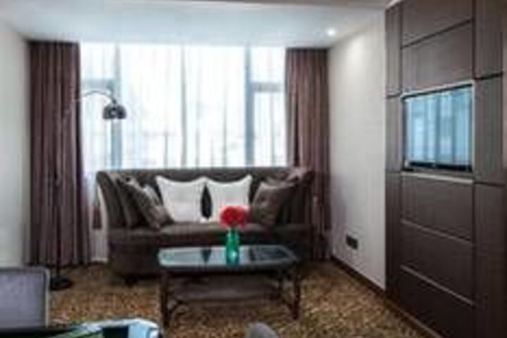 Room 43 of 59