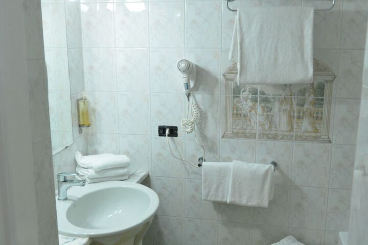 Room 70 of 88