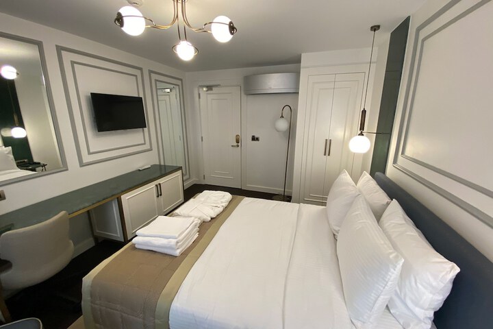 Room 20 of 86