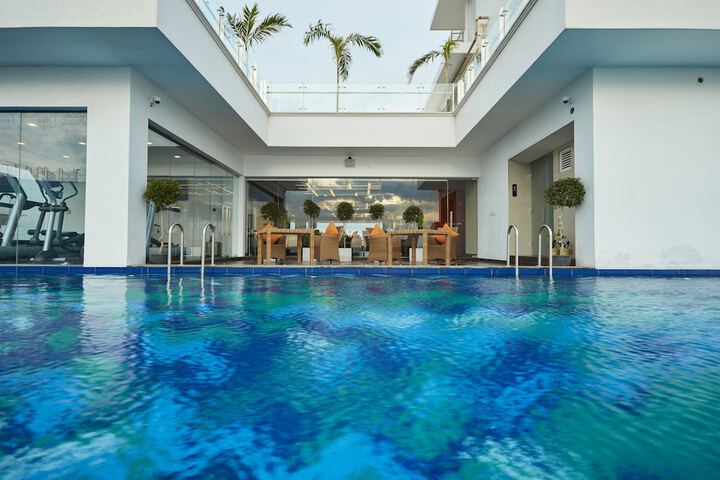 Pool 24 of 65