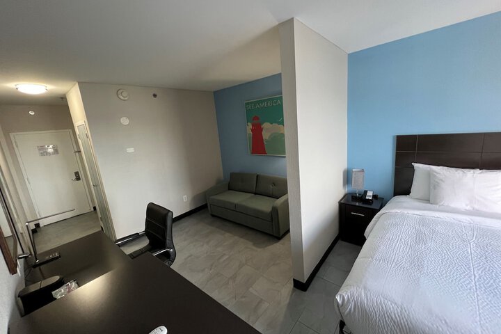 Room 18 of 27