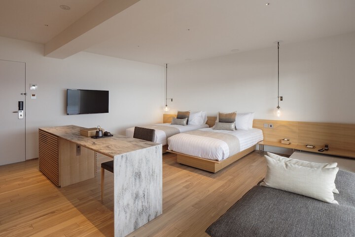 Room 11 of 60