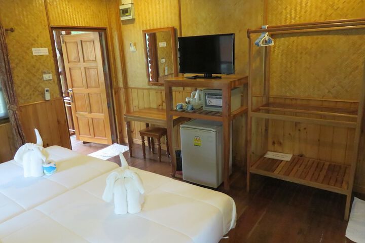 Room 5 of 137