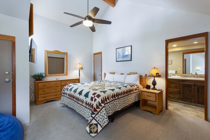 Room 2 of 26