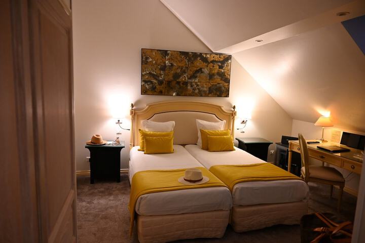 Room 19 of 74