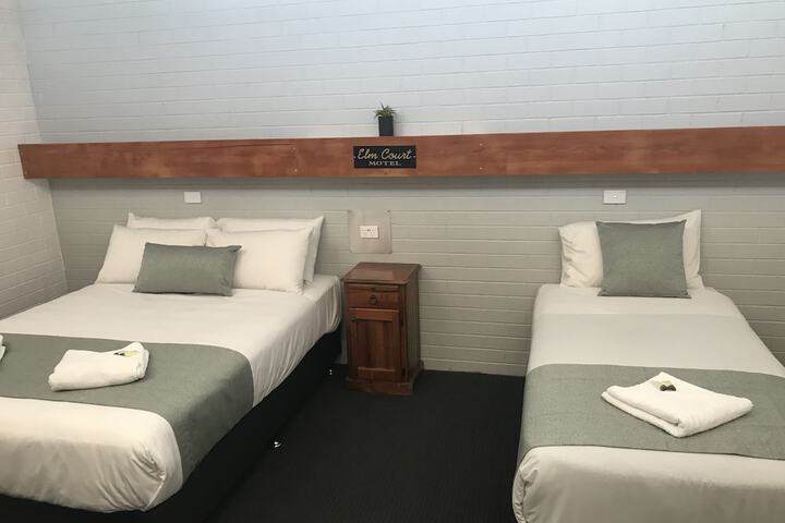 Room 4 of 65