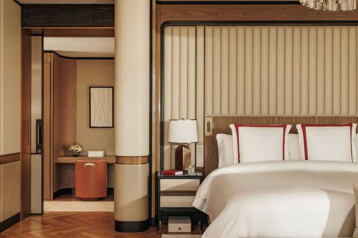 Room 26 of 146
