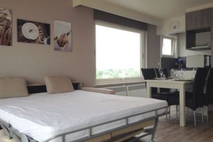 Room 17 of 48