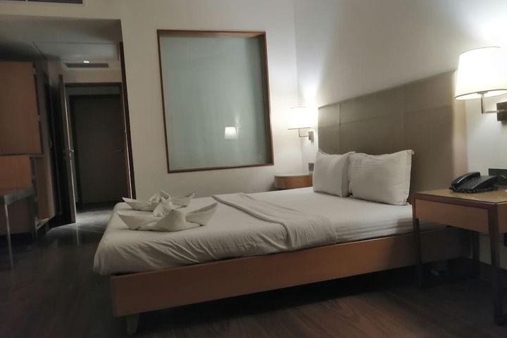 Room 26 of 181