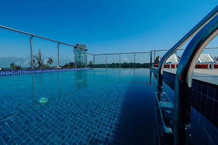 Pool 38 of 61