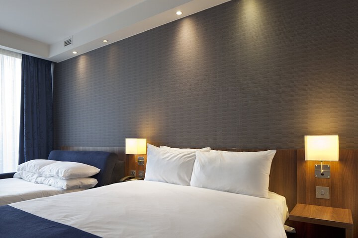 Room 14 of 26