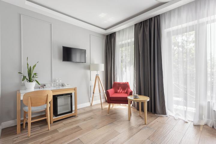 Room 10 of 36