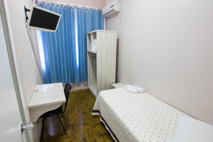 Room 4 of 20