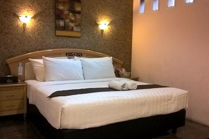 Room 3 of 18