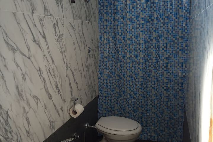Room 51 of 79
